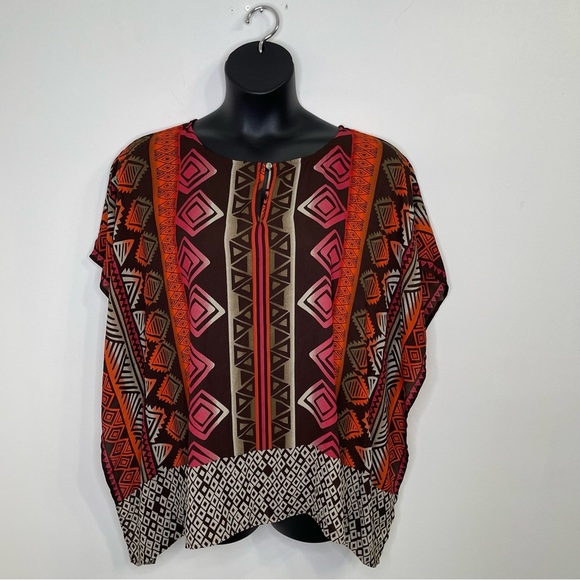 Vince Camuto Women’s Geometric Print Top Size M - Picture 1 of 9